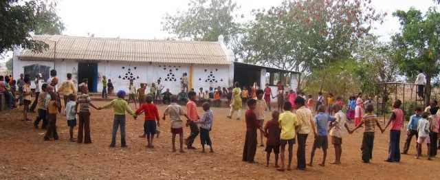 आदिवासी बच्चों का अनोखा स्कूल